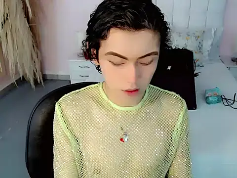 nathalialoes1 online show from 10/06/25, 07:00