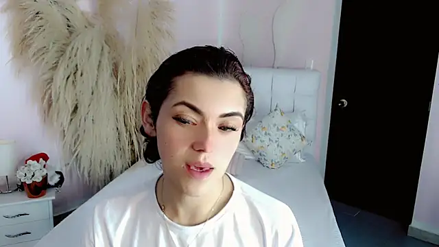 nathalialoes1 online show from 12/05/25, 06:15