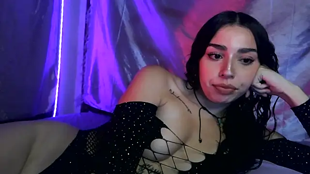 Snapshot of sweetbrunette22 chatting on 02/11/26, 04:45 sweetbrunette22 online show from 02/11/26, 04:45