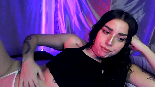 Snapshot of sweetbrunette22 chatting on 02/14/26, 06:04 sweetbrunette22 online show from 02/14/26, 06:04