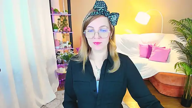 YourUniverser online show from 09/24/25, 04:27