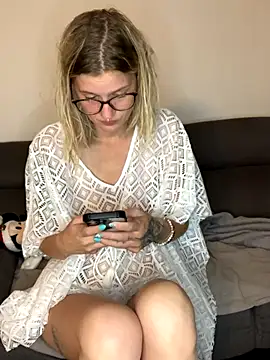 Lesamantssexy online show from 11/03/25, 07:15