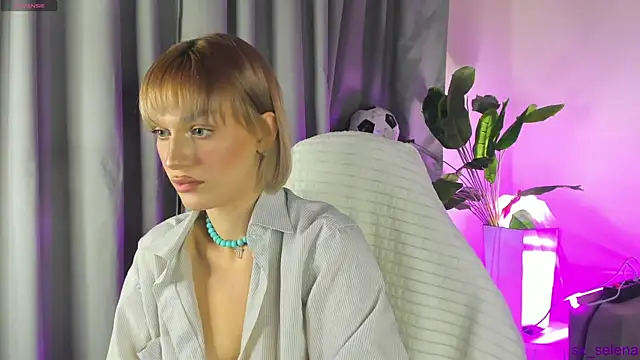 Ice Strawberry online show from 07/15/26, 02:50