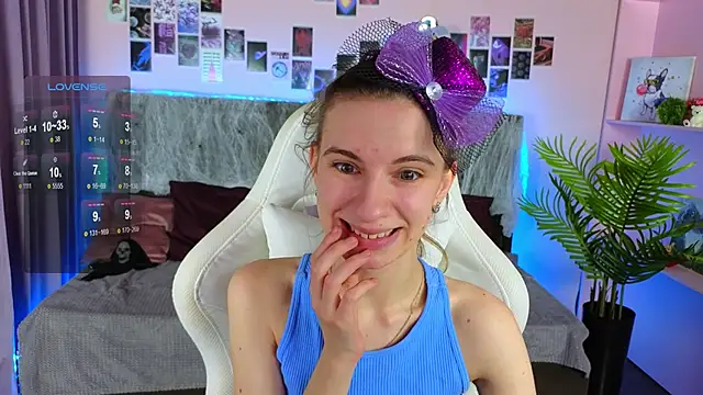 kaleriyaa  online show from 10/24/25, 05:04