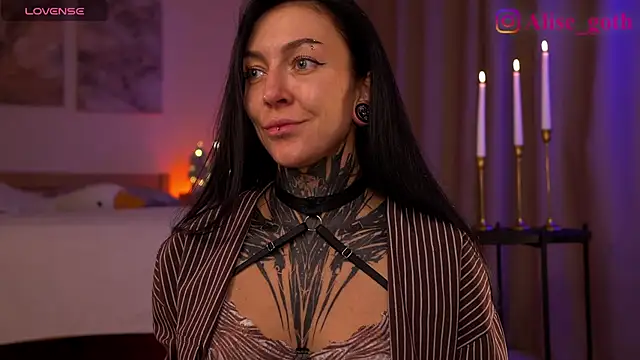 Alise Eve  online show from 11/23/25, 05:57