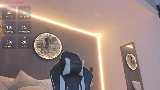 luccia smith online show from 10/29/25, 02:36