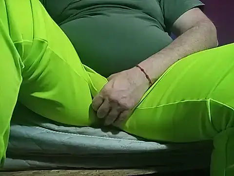 BabyBearMilk online show from 11/10/25, 02:21