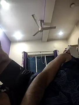 Snapshot of thelastsaintt chatting on 11/04/25, 07:57 thelastsaintt online show from 11/04/25, 07:57