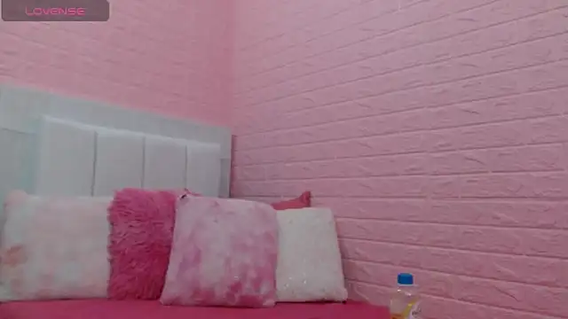 suzanhot 30 online show from 04/23/26, 09:17