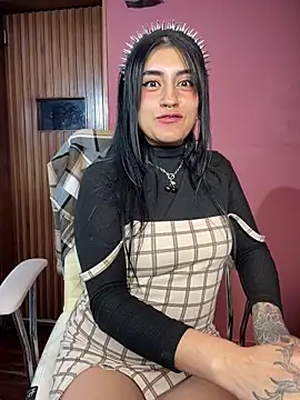 Snapshot of LilithPink_ chatting on 10/13/25, 02:33 LilithPink  online show from 10/13/25, 02:33