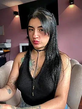 Snapshot of LilithPink_ chatting on 10/28/25, 05:26 LilithPink  online show from 10/28/25, 05:26