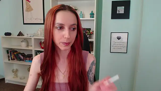 Julia Jae online show from 10/28/25, 06:39