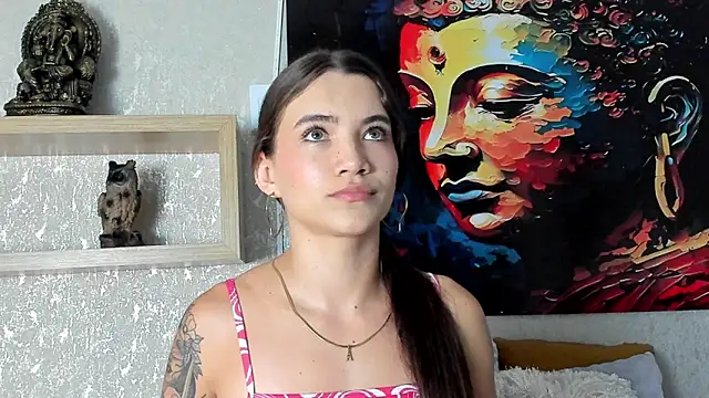 aitana baker  online show from 02/04/26, 03:56