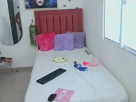 Daniiela lan online show from 11/18/25, 05:06