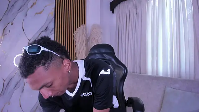 JulienSaint online show from 04/18/26, 11:58