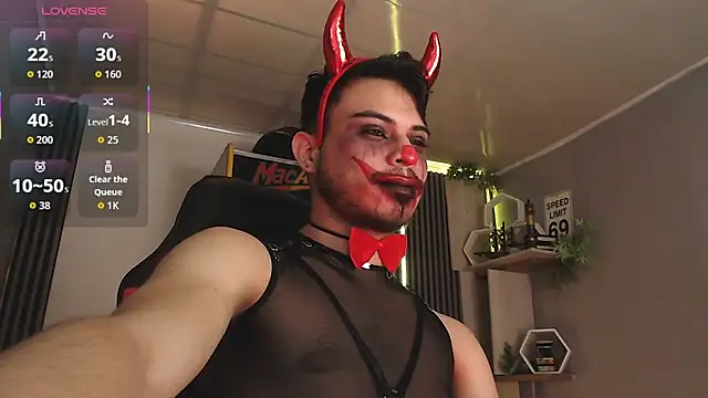 Bastian MCcormick online show from 10/31/25, 01:01