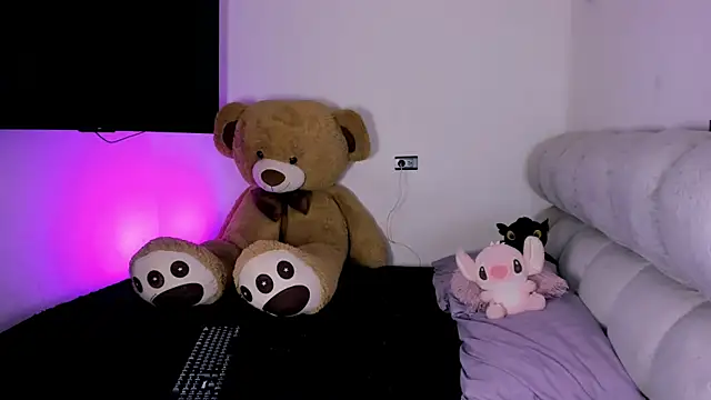 fhalon foxxxys  online show from 05/28/26, 11:40