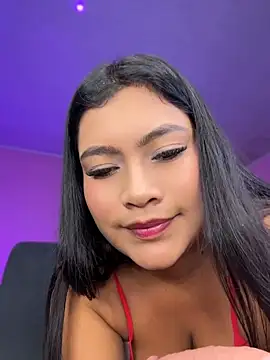 Snapshot of LunaaRosse chatting on 06/04/26, 03:23 LunaaRosse online show from 06/04/26, 03:23