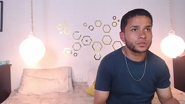 Snapshot of Provincute chatting on 09/11/25, 03:50 Provincute online show from 09/11/25, 03:50