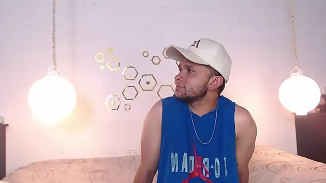 Snapshot of Provincute chatting on 09/14/25, 04:00 Provincute online show from 09/14/25, 04:00