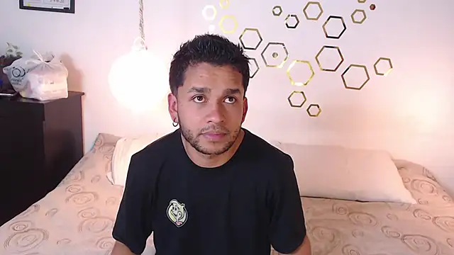 Snapshot of Provincute chatting on 10/10/25, 02:32 Provincute online show from 10/10/25, 02:32