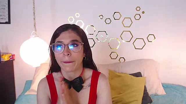 Snapshot of Provincute chatting on 10/14/25, 02:34 Provincute online show from 10/14/25, 02:34