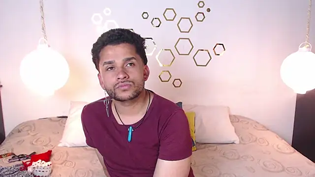 Snapshot of Provincute chatting on 11/09/25, 01:48 Provincute online show from 11/09/25, 01:48