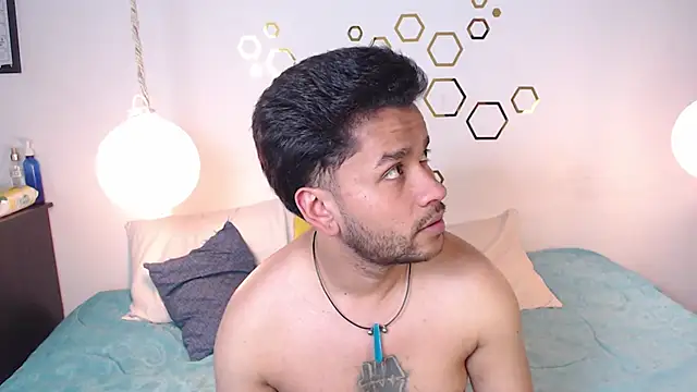 Snapshot of Provincute chatting on 11/17/25, 04:07 Provincute online show from 11/17/25, 04:07