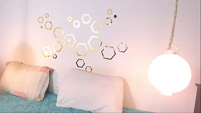 Snapshot of Provincute chatting on 12/21/25, 02:30 Provincute online show from 12/21/25, 02:30