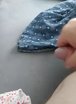 nikfu274 online show from 10/05/25, 07:28