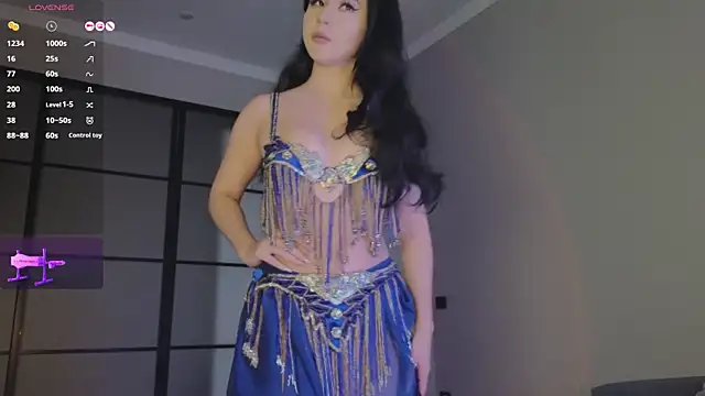 Snapshot of lunajii chatting on 10/11/25, 03:06 lunajii online show from 10/11/25, 03:06