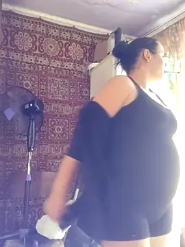 Snapshot of CutieMarine chatting on 10/22/25, 10:04 CutieMarine online show from 10/22/25, 10:04