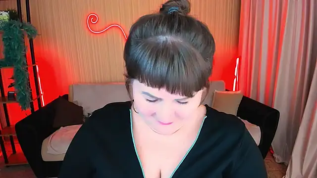 Snapshot of CrystaalStaar chatting on 10/21/25, 08:31 CrystaalStaar online show from 10/21/25, 08:31