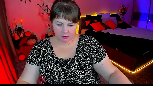 Snapshot of CrystaalStaar chatting on 10/28/25, 08:22 CrystaalStaar online show from 10/28/25, 08:22