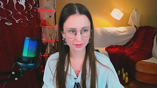 YourLovellyStory online show from 10/27/25, 04:22