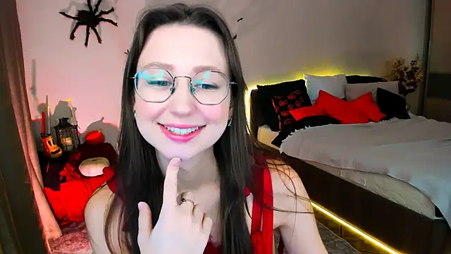 YourLovellyStory online show from 11/03/25, 11:22