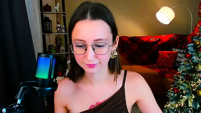 YourLovellyStory online show from 12/15/25, 04:55