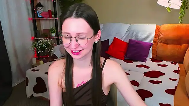 YourLovellyStory online show from 04/12/26, 12:21