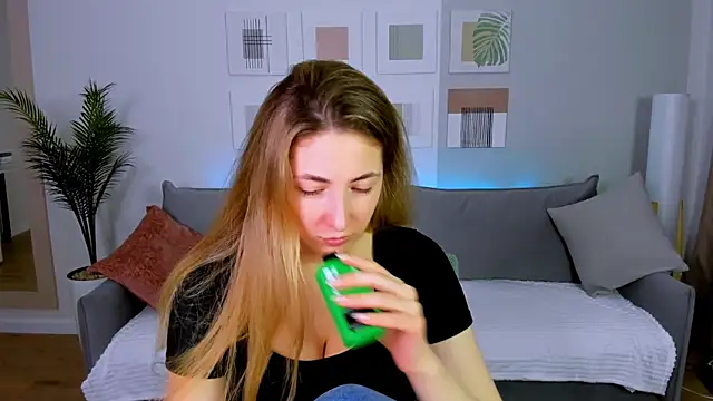 SensitiveSooul online show from 04/15/26, 07:43