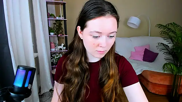 AlluringLookk online show from 09/22/25, 12:18