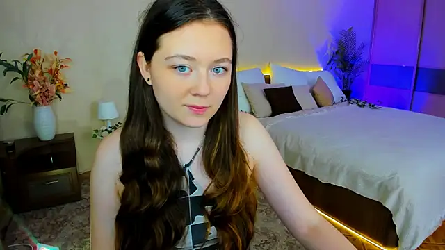 AlluringLookk online show from 10/10/25, 11:31