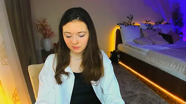 AlluringLookk online show from 11/08/25, 09:09