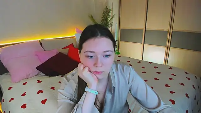 AlluringLookk online show from 03/24/26, 04:34