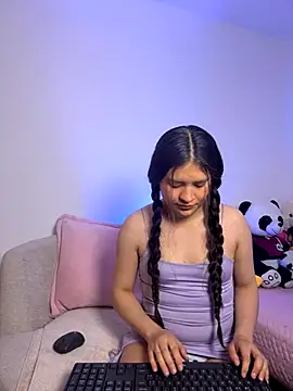 Emilyybennet  online show from 11/21/25, 08:02