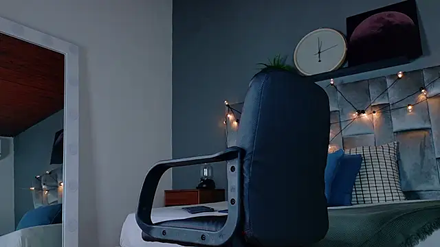 MrFox   online show from 03/05/26, 07:32