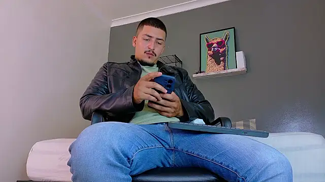 MrFox   online show from 03/26/26, 07:30