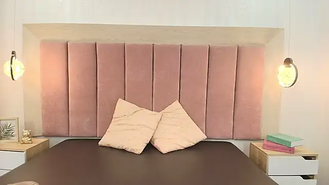 Emilia Bons online show from 09/15/25, 02:50