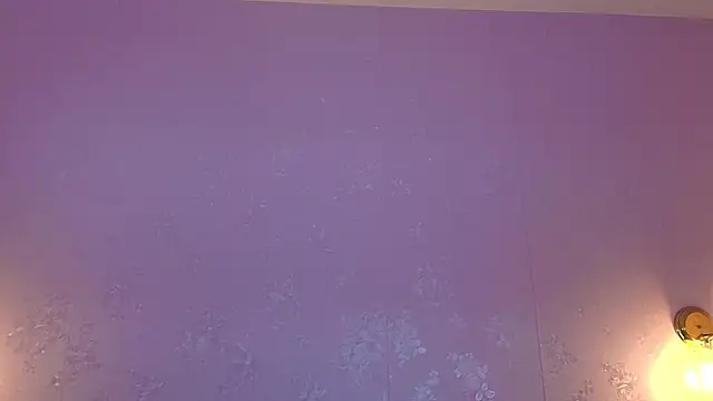 Emilia Bons online show from 04/21/26, 01:42