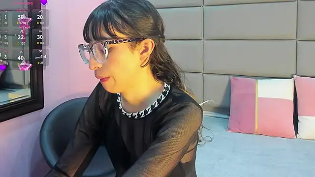 Emilia Bons online show from 04/23/26, 01:57