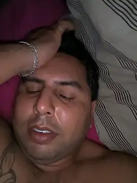 Snapshot of willersaulzambranobohorqu chatting on 11/10/25, 02:32 willersaulzambranobohorqu online show from 11/10/25, 02:32